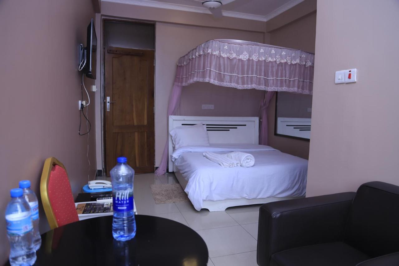 B10 Airport Lodge Дар ес Саалам Екстериор снимка