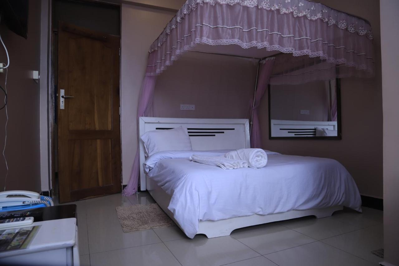 B10 Airport Lodge Дар ес Саалам Екстериор снимка