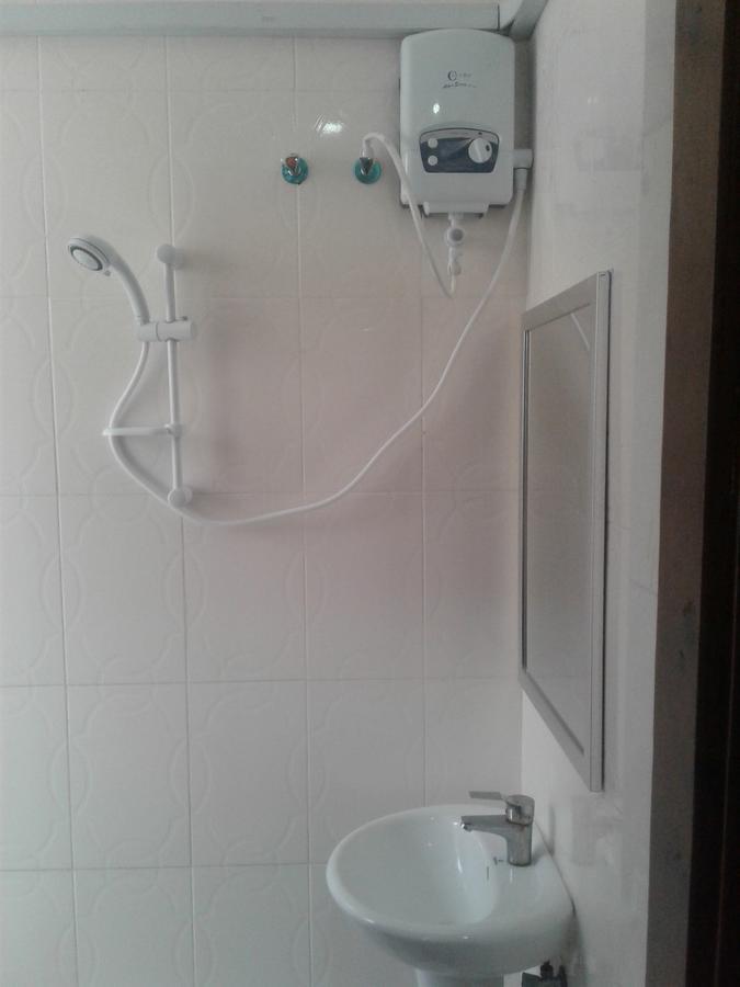 B10 Airport Lodge Дар ес Саалам Екстериор снимка