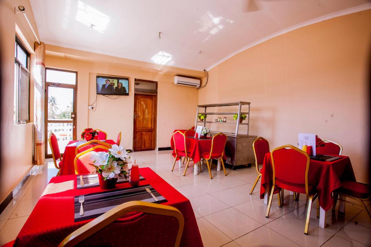 B10 Airport Lodge Дар ес Саалам Екстериор снимка